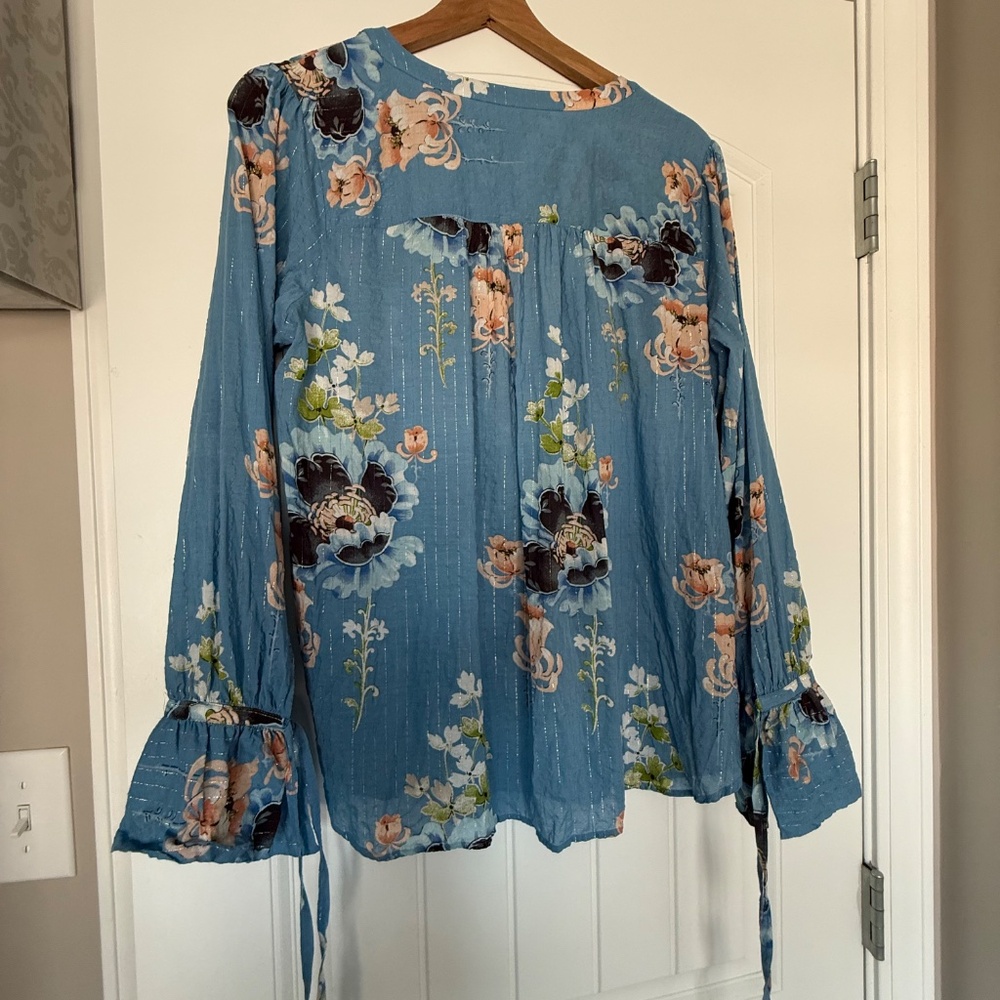 Loft Blue Floral Blouse Lightweight Sheer Boho Tie Sleeve Size L - Picture 2 of 9